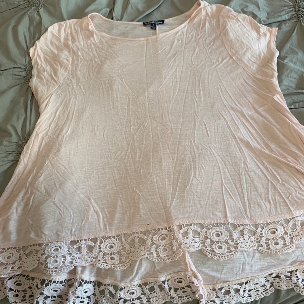 Baby pink boutique top with lace detailing